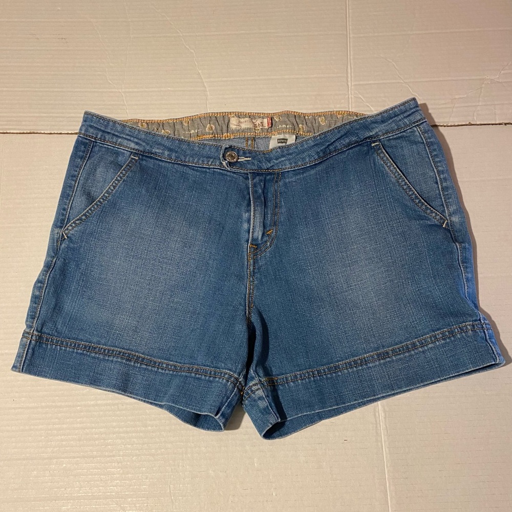 Levi’s size 14 women’s 545 stretch blue denim shorts - Picture 1 of 10